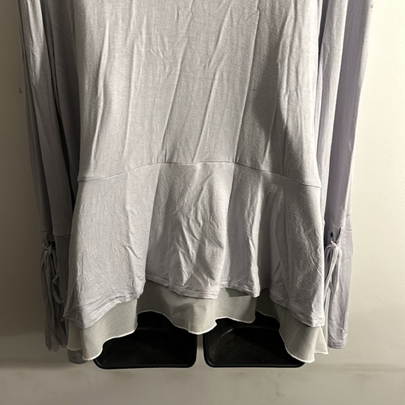 Design 365 Large blue open front cardigan w white sheer details & flare sleeves - Picture 5 of 8